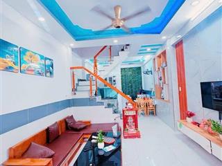 Bán gấp căn nhà 2 tầng ngay cầu vượt củ chi, 110m2, shr, gía chỉ 1.3 tỷ