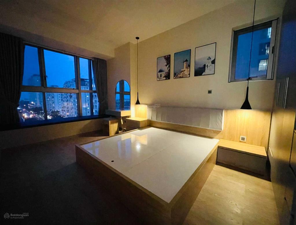 Chuyển nhượng midtown m6 2pn 96m², một trong số ít 1 căn diện tích lớn có ô xe, giá 10,5 tỷ