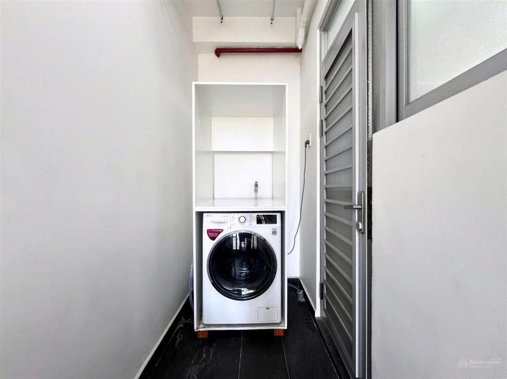 Chủ về nước cần bán nhanh ch scenic valley2 3pn 99m2, full nội thất ô xe hầm giá chỉ 9,3 tỉ tl