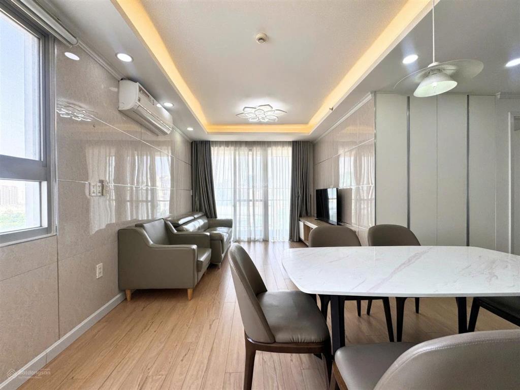 Chủ về nước cần bán nhanh ch scenic valley2 3pn 99m2, full nội thất ô xe hầm giá chỉ 9,3 tỉ tl