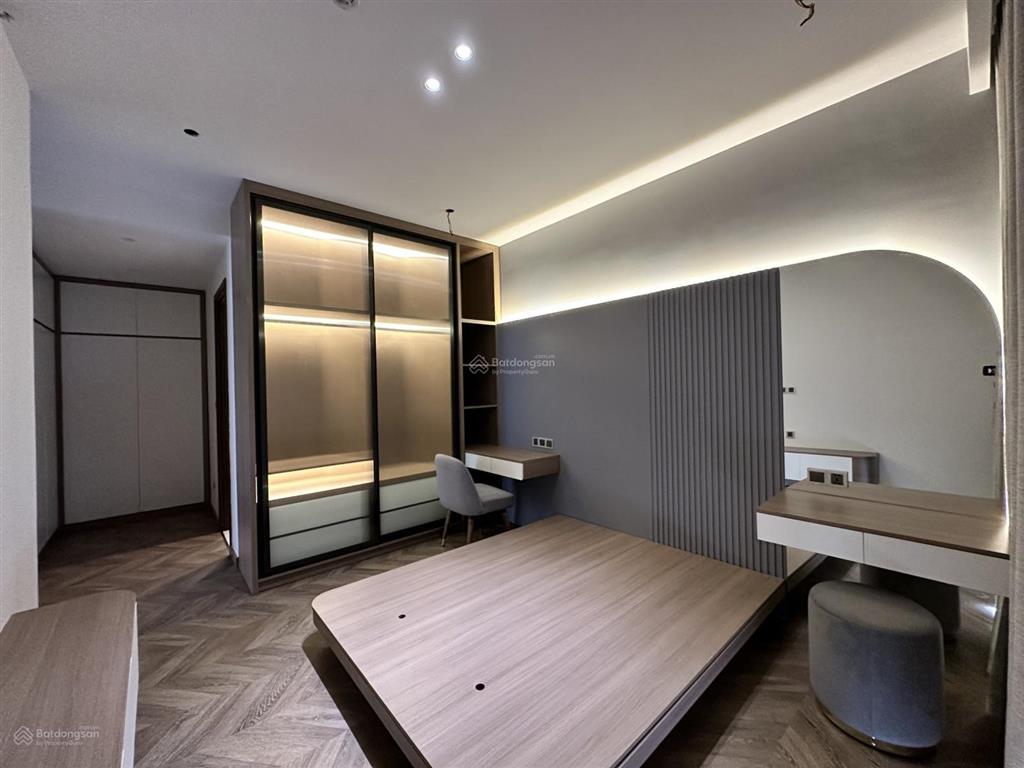 Bán nhanh căn hộ midtown 3pn 122m2 view trực diện sông, giá giảm còn 14,5 tỷ thích hợp đầu tư