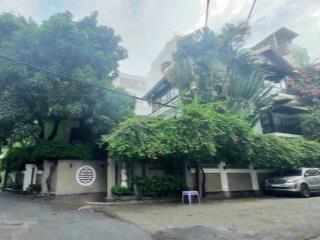 Khuôn đất vip đẹp nhất khu compound đường quốc hương, p. thảo điền, quận 2  dt 10mx20m giá 39 tỷ