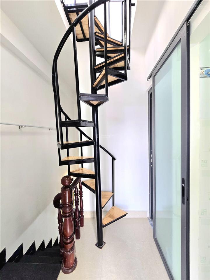 Nhà bán đường trước nhà xe hơi gần phú mỹ hưng quận 7 gần cầu phú xuân
