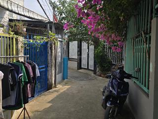 Nhà đang ở cần bán gần quận 4 giá bán 680 triệu