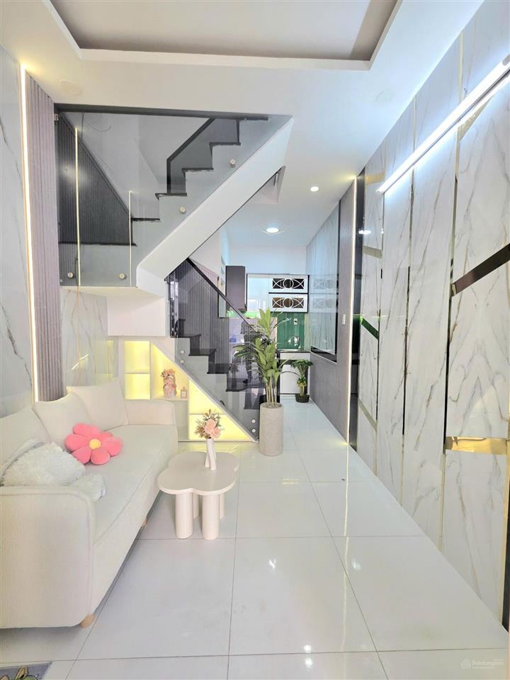 Nhà mới đẹp vào với liền chính chủ cần bán