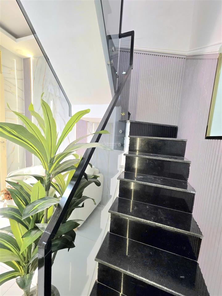 Nhà mới đẹp vào với liền chính chủ cần bán