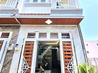 Nhà đẹp vào ở liền 1 lầu gần phú mỹ hưng quận 7.