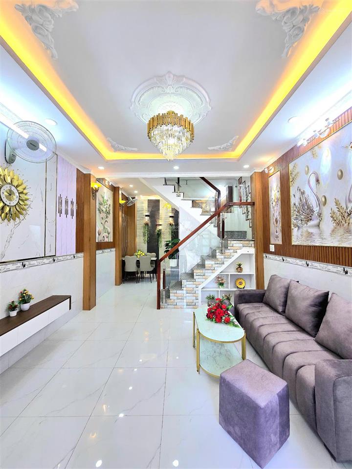 Bán nhà giao giữ sổ hồng riêng  nhà to 4mx10m  giáp quận 7