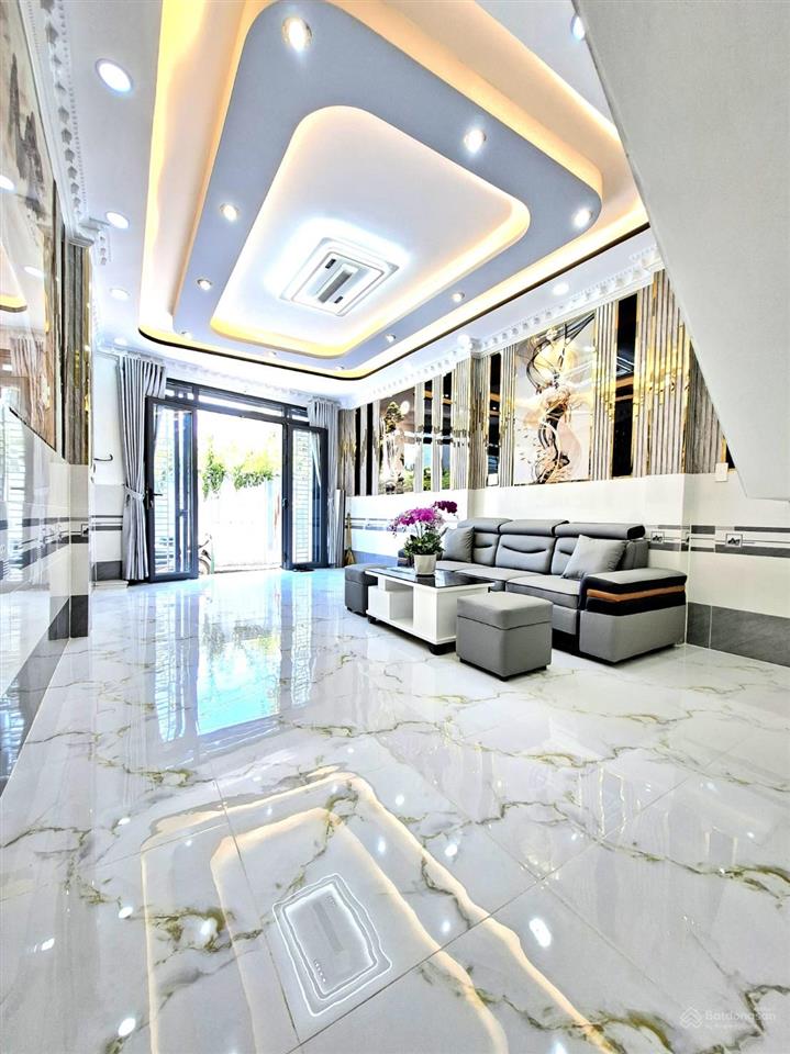 Nhà có sổ hồng 1 lầu đường huỳnh tấn phát