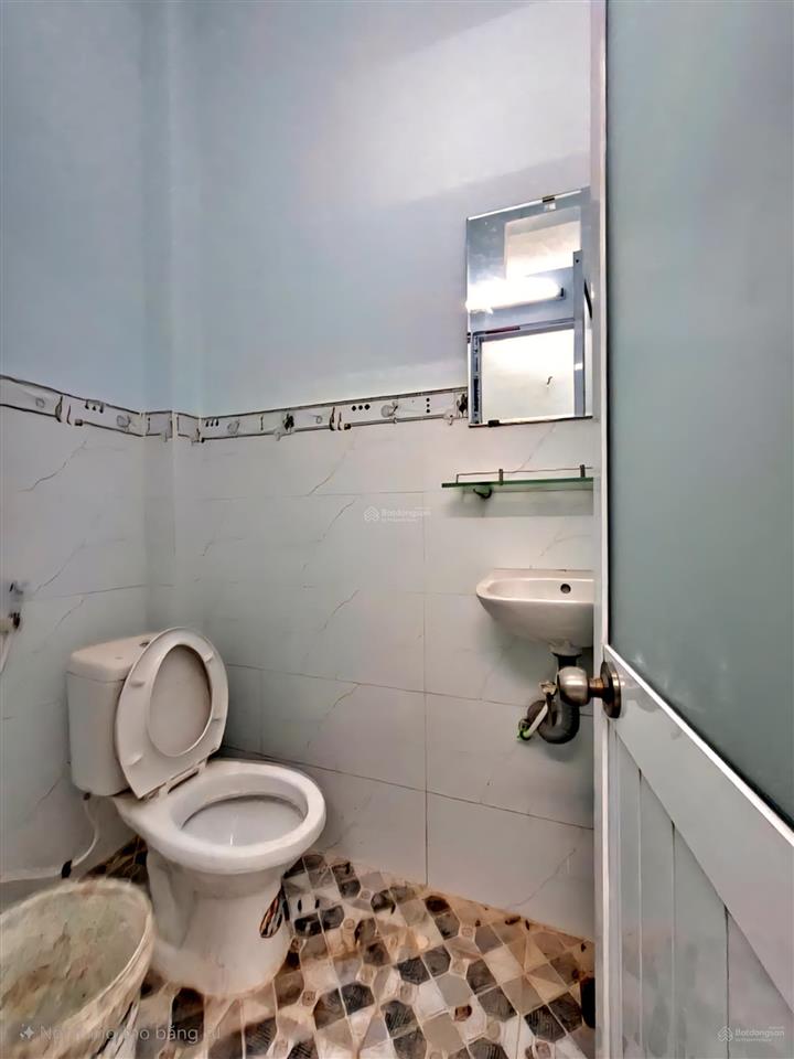 Bán nhà liền kề gần phú mỹ hưng quận 7 đường huỳnh tấn phát