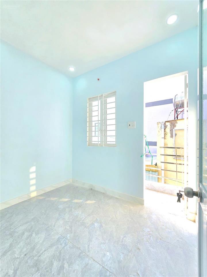 Bán nhà liền kề gần phú mỹ hưng quận 7 đường huỳnh tấn phát