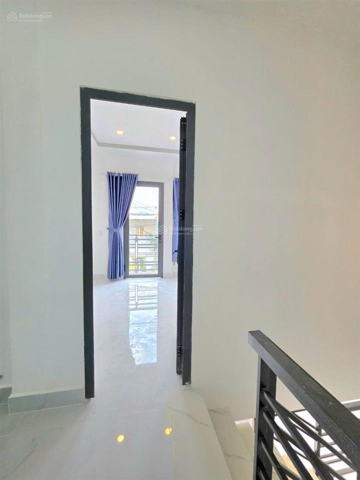 Nhà bán đường xe hơi gần phú mỹ hưng quận 7