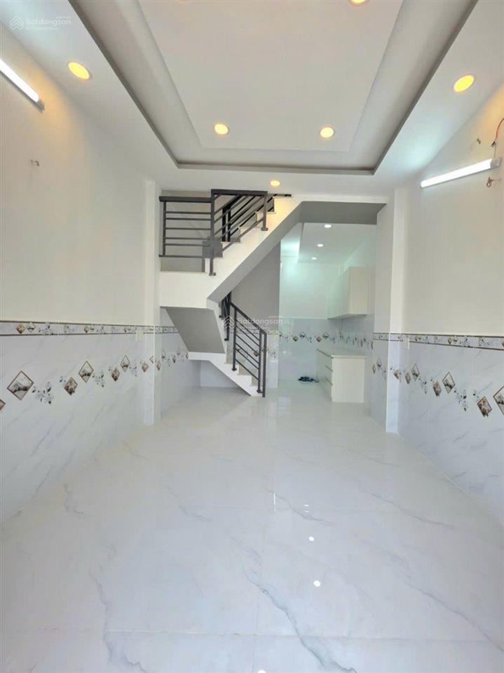Nhà bán đường xe hơi gần phú mỹ hưng quận 7