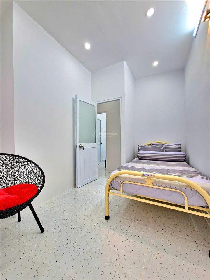 Nhà đẹp 1 lầu, vào ở liền ngay cầu phú xuân kế bên quận 7
