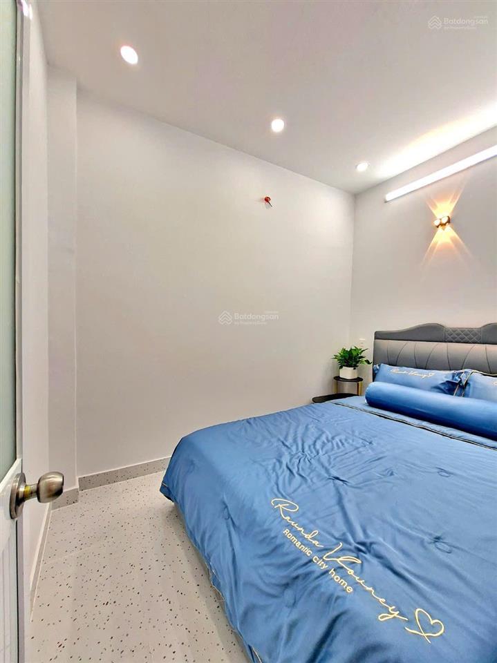 Nhà đẹp 1 lầu, vào ở liền ngay cầu phú xuân kế bên quận 7