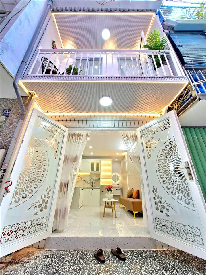 Nhà đẹp 1 lầu, vào ở liền ngay cầu phú xuân kế bên quận 7