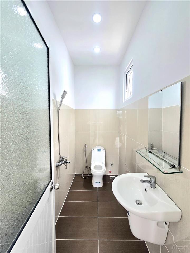 Bán nhà đẹp  xe hơi nhủ trong nhà  mặt tiền hẻm chính  kinh doanh được
