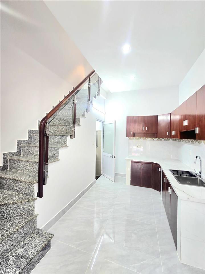 Bán nhà đẹp  xe hơi nhủ trong nhà  mặt tiền hẻm chính  kinh doanh được