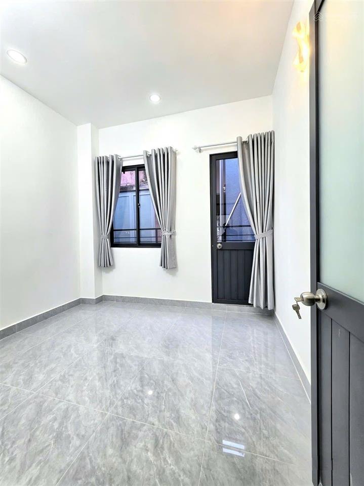 Nhà bán quận 7 huỳnh tấn phát gần quận 4