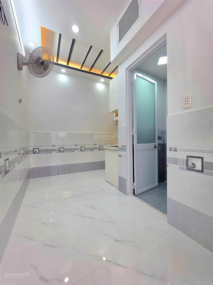 Bán nhà đẹp hẻm thoáng gần đường huỳnh tấn phát