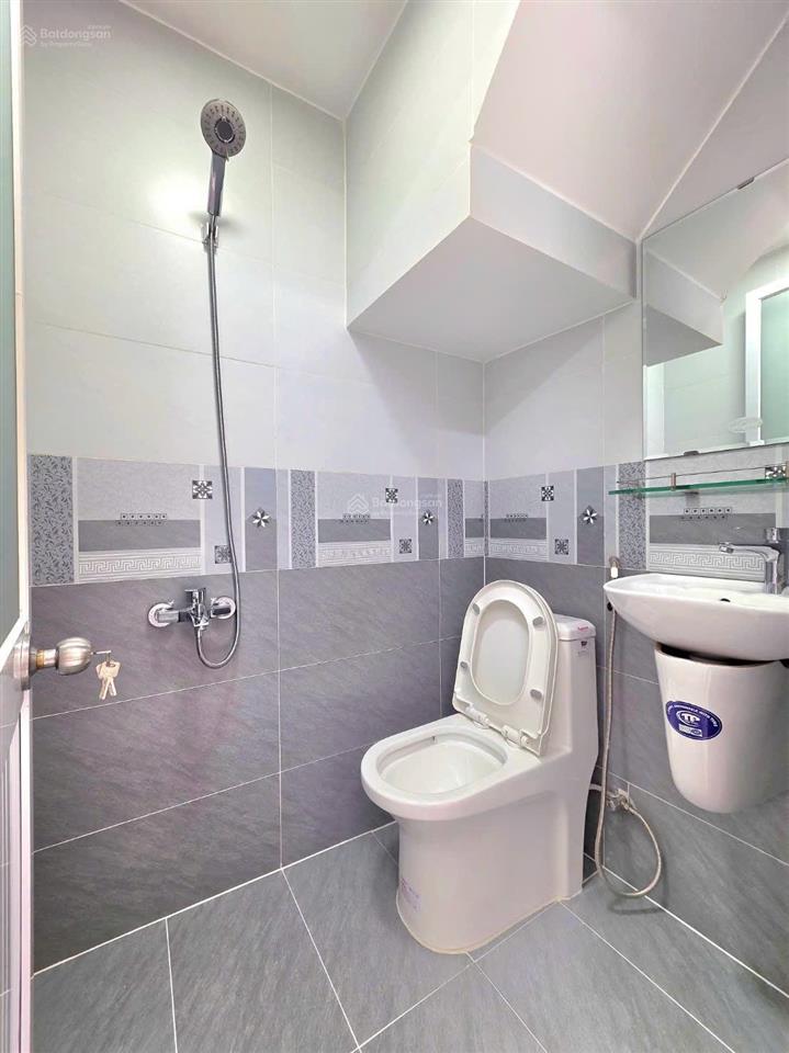 Bán nhà đẹp hẻm thoáng gần đường huỳnh tấn phát