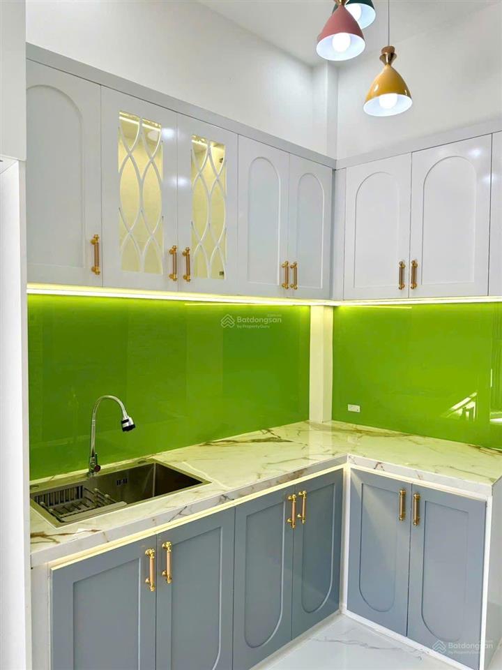 Nhà bán quận 7 mặt tiền đường 8 m. 2 tỷ 280 triệu. cạnh bên phú mỹ hưng