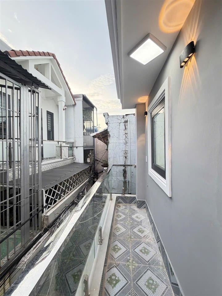 Nhà đẹp  1 lầu, full nội thất  hẻm 4m gần chợ trường học