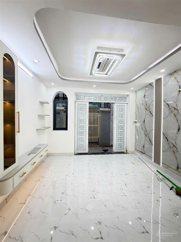 Nhà đẹp  1 lầu, full nội thất  hẻm 4m gần chợ trường học
