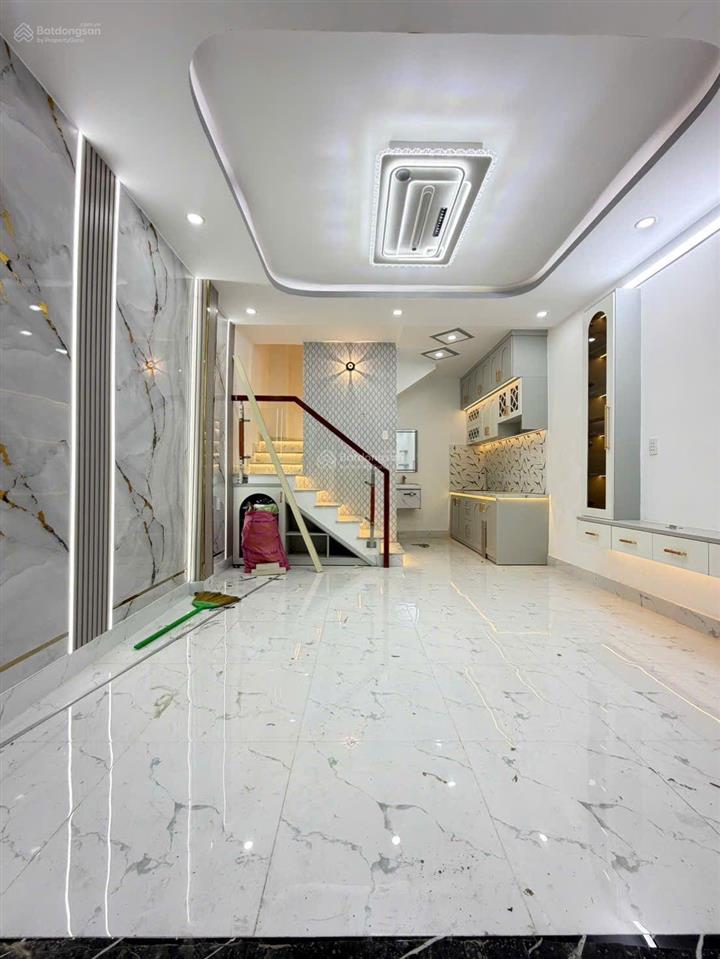 Nhà đẹp  1 lầu, full nội thất  hẻm 4m gần chợ trường học