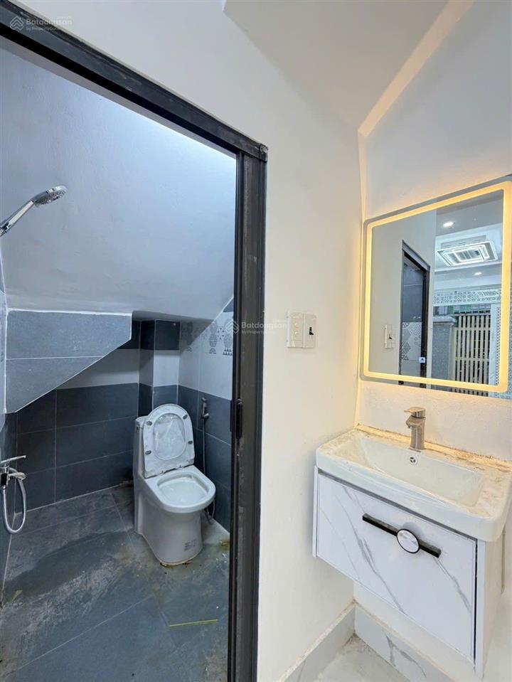 Nhà đẹp  1 lầu, full nội thất  hẻm 4m gần chợ trường học