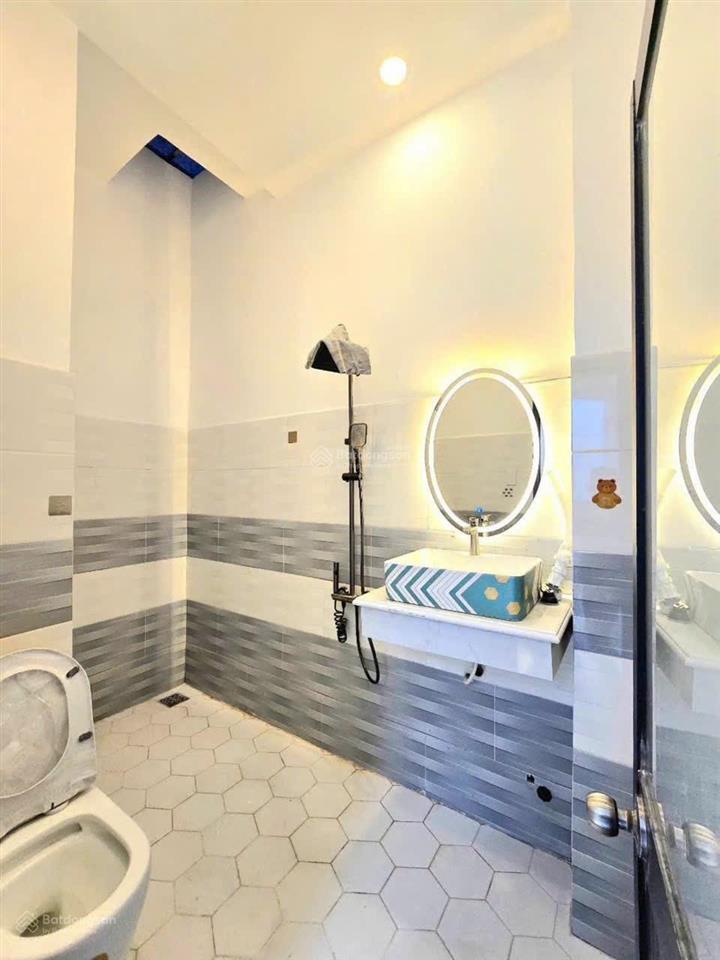 Nhà đẹp vào liền 3 phòng ngủ gần phú mỹ hưng quận 7