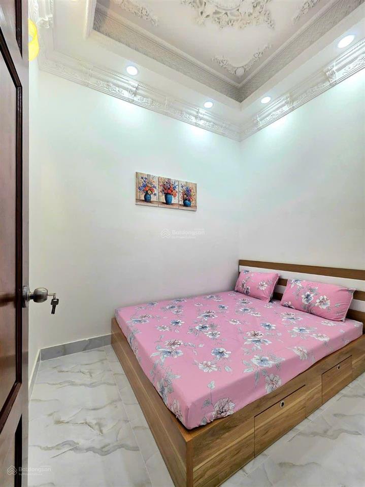 Bán nhà hẻm trước nhà rộng  giao sổ hồng chính