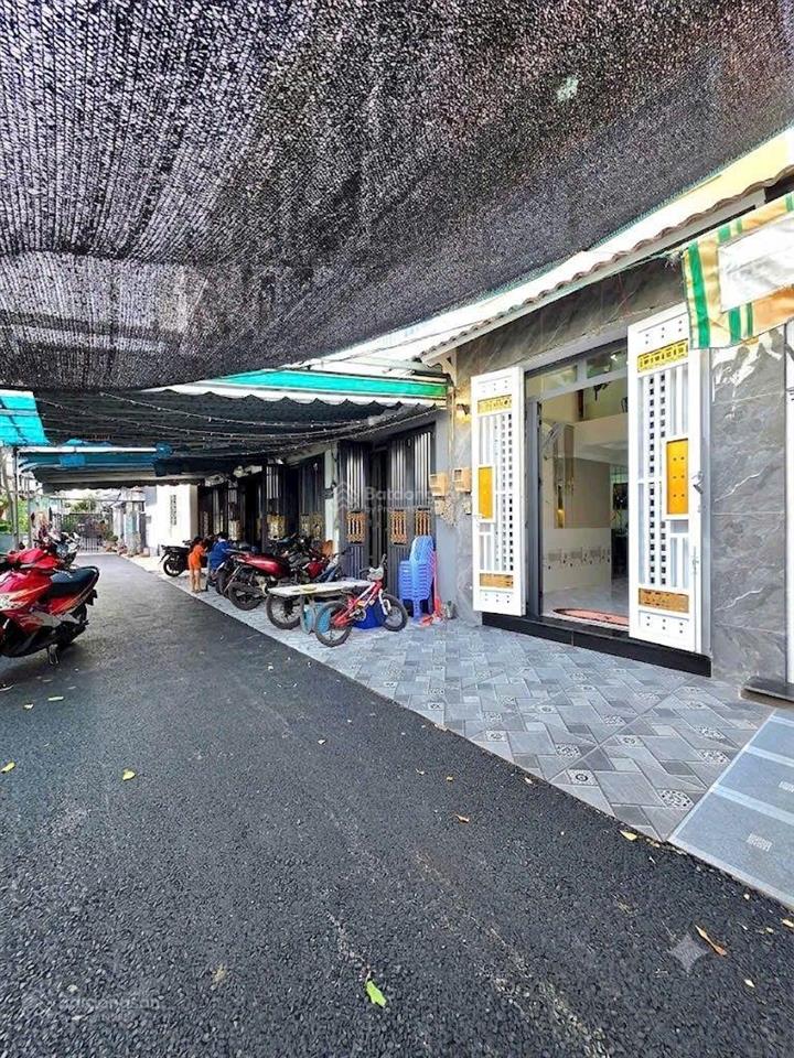 Bán nhà hẻm trước nhà rộng  giao sổ hồng chính