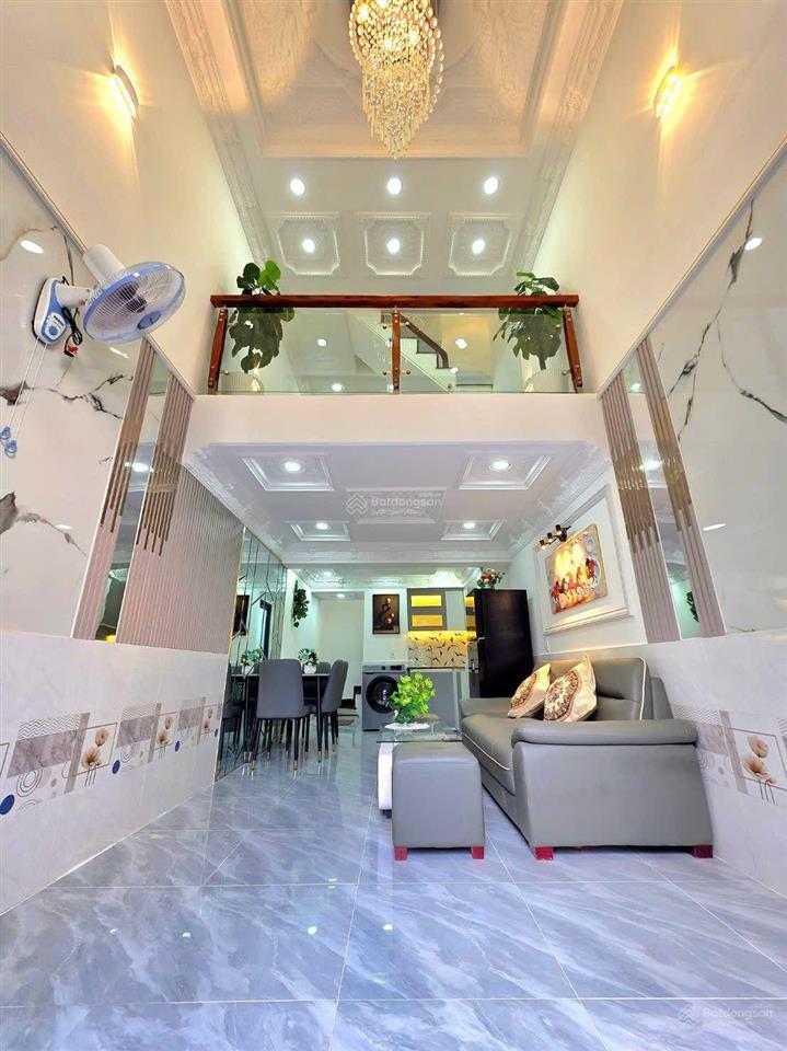 Bán nhà hẻm trước nhà rộng  giao sổ hồng chính