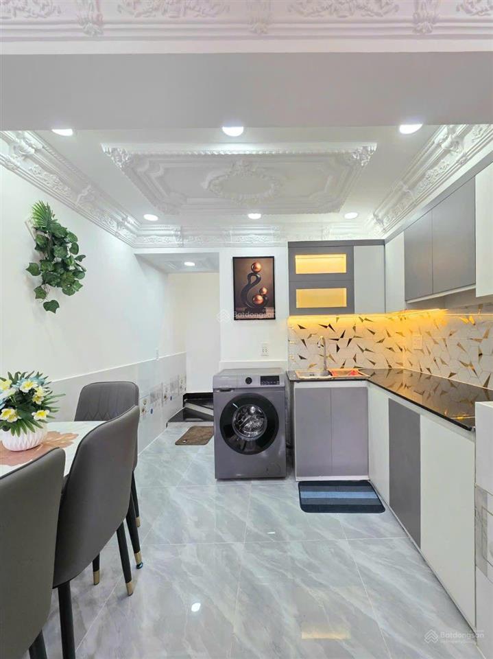 Bán nhà hẻm trước nhà rộng  giao sổ hồng chính