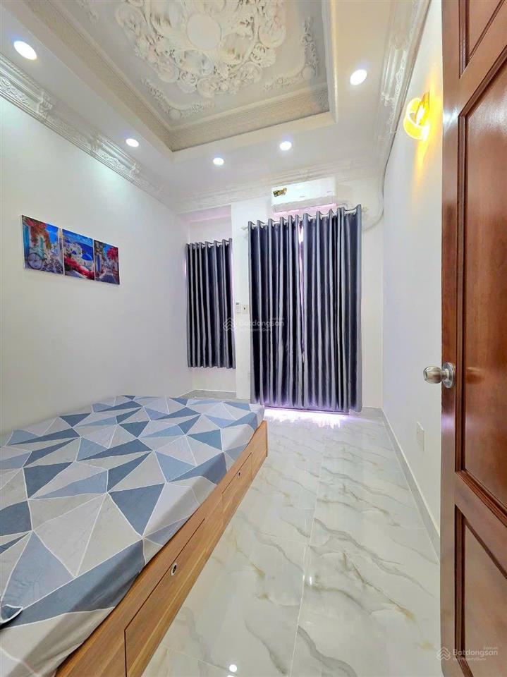 Bán nhà hẻm trước nhà rộng  giao sổ hồng chính