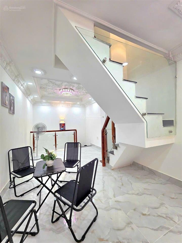 Bán nhà hẻm trước nhà rộng  giao sổ hồng chính