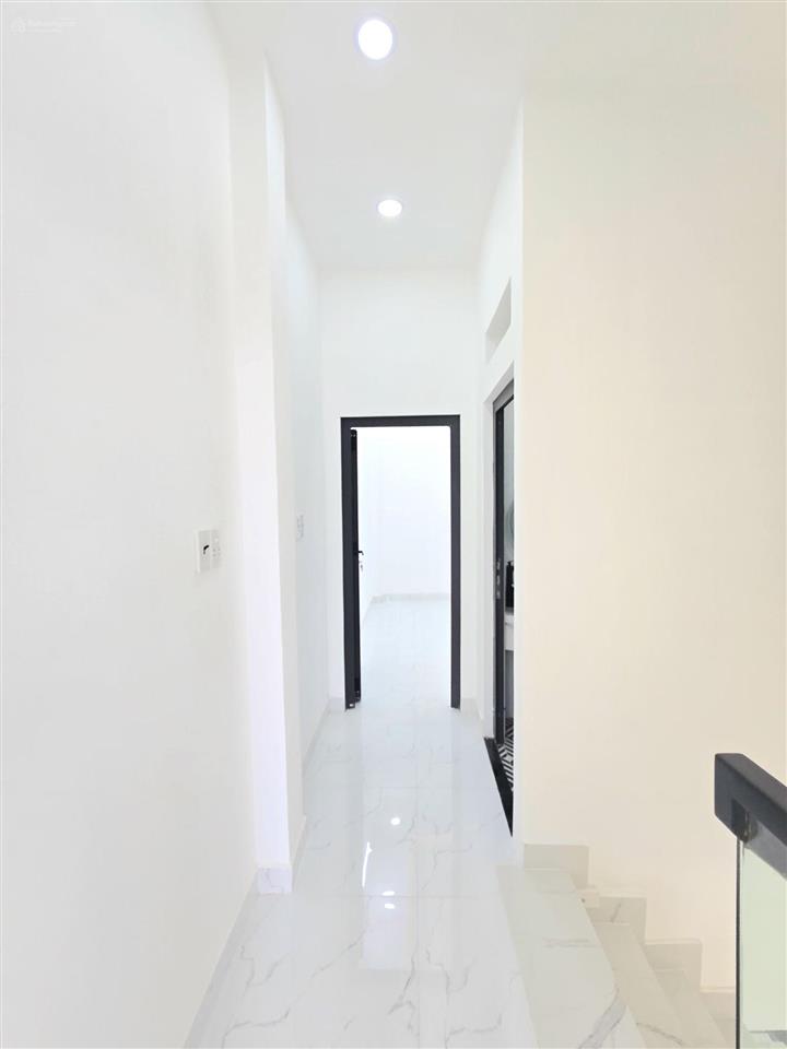 Nhà sổ hồng riêng 2 tỷ 700. gần phú mỹ hưng quận 7