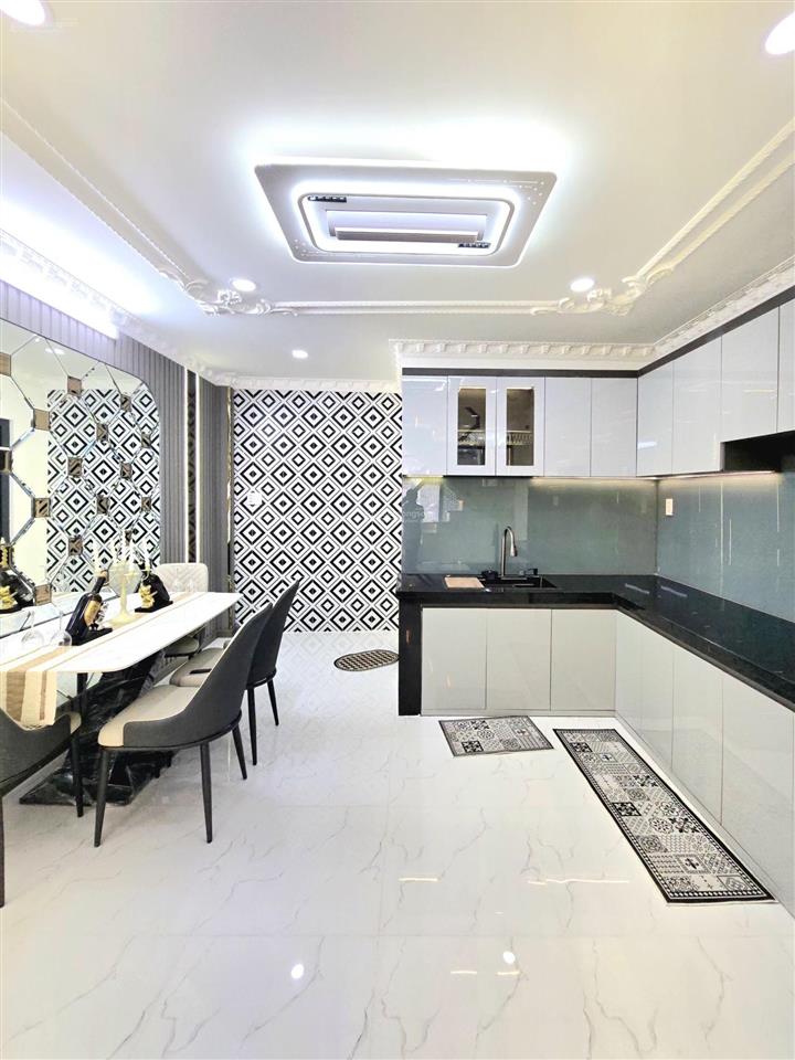 Nhà sổ hồng riêng 2 tỷ 700. gần phú mỹ hưng quận 7