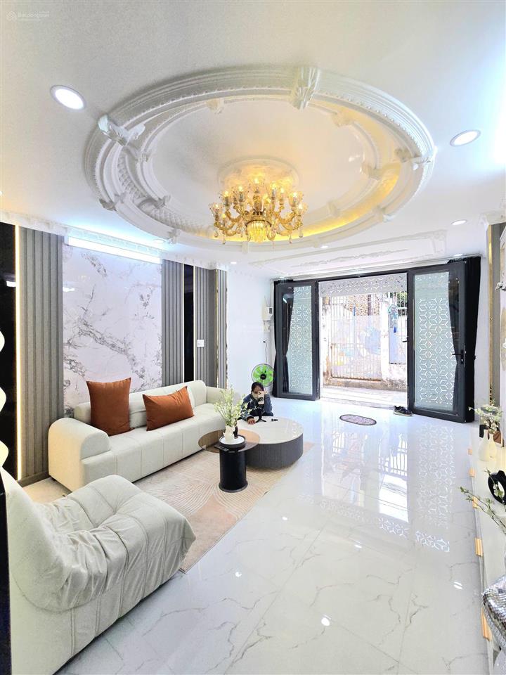 Nhà sổ hồng riêng 2 tỷ 700. gần phú mỹ hưng quận 7
