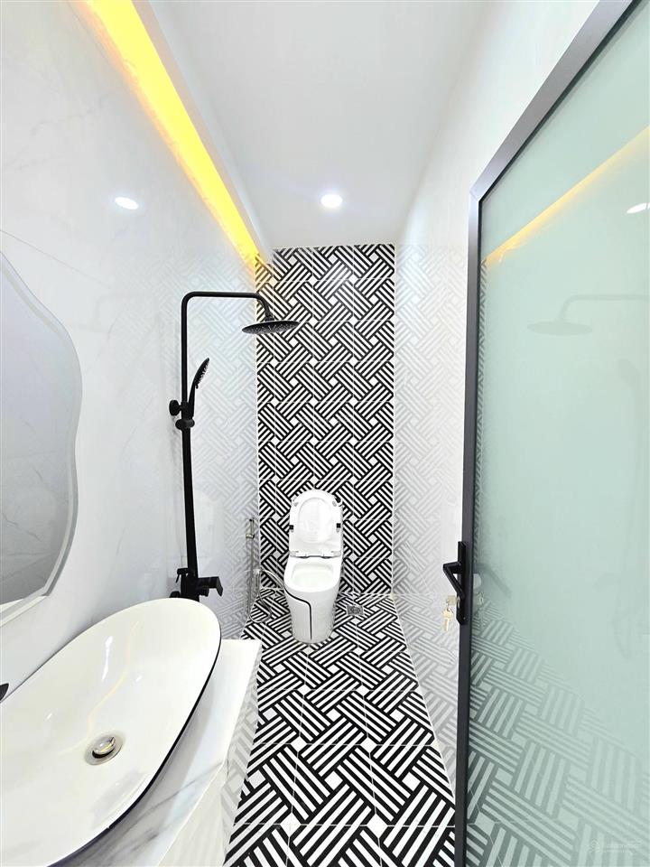 Nhà sổ hồng riêng 2 tỷ 700. gần phú mỹ hưng quận 7