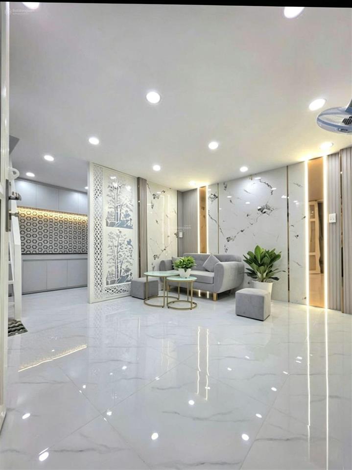 Bán nhà xe hơi tới gần nhà  giá công nhân
