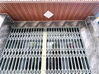 Nhà mặt tiền cần bán gần phú mỹ hưng quận 7