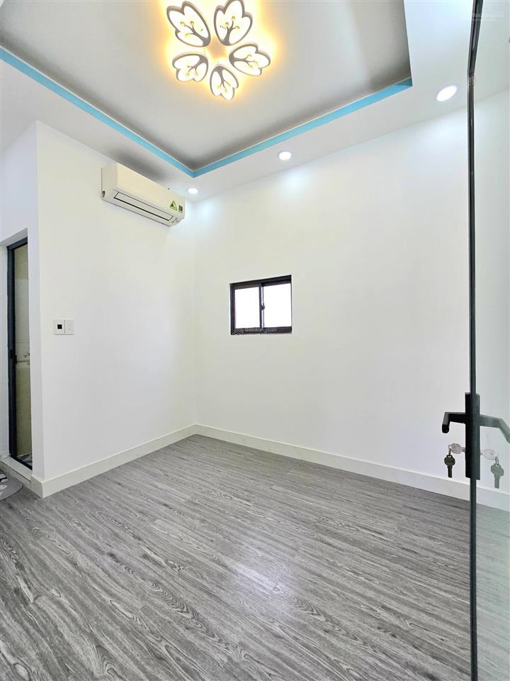 Nhà mặt tiền cần bán gần phú mỹ hưng quận 7