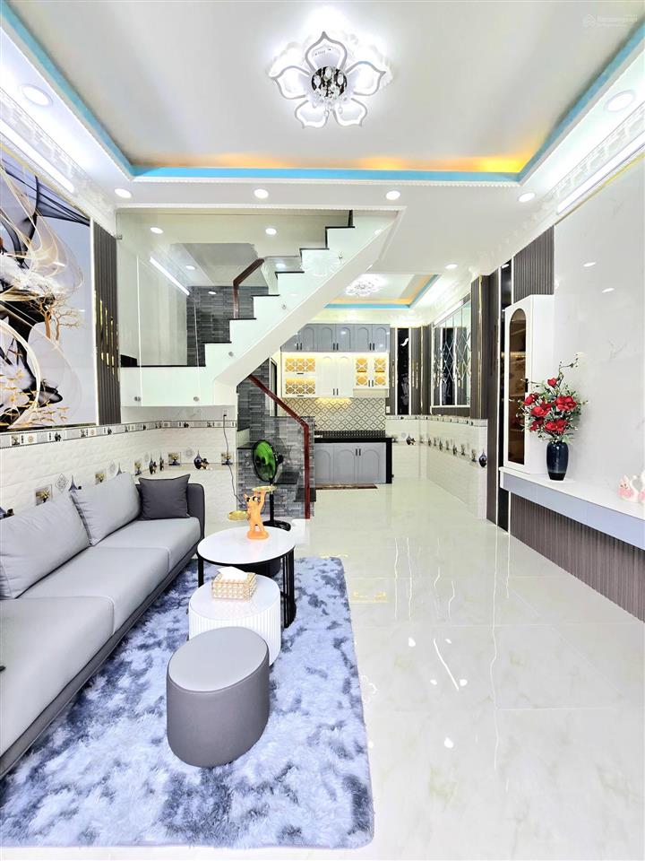 Nhà mặt tiền cần bán gần phú mỹ hưng quận 7