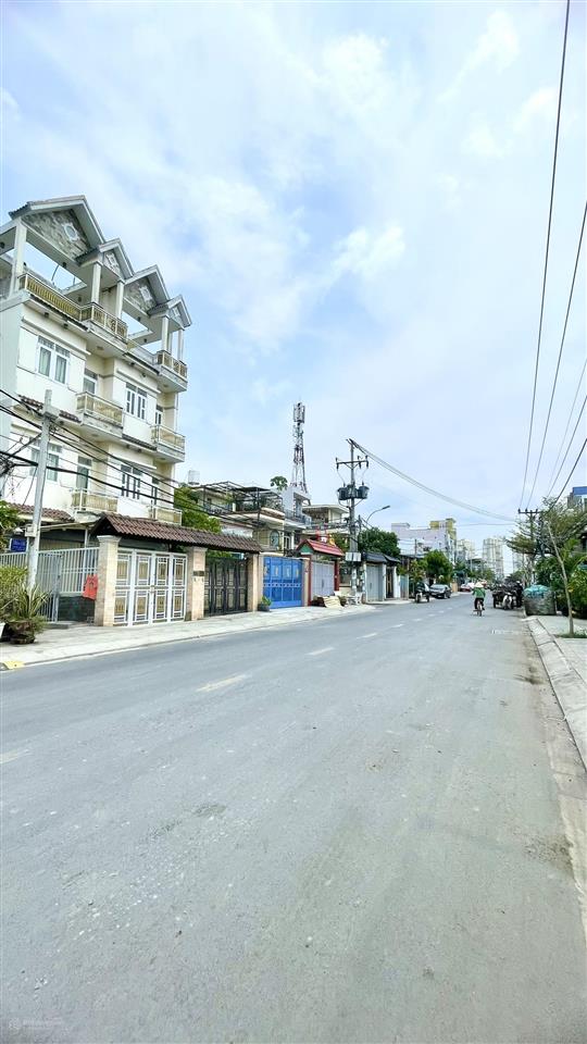 Mặt tiền đường 12m, giáp quận 7, 125m2, không quy hoạch, xd cao tầng, giá 5.9 tỷ