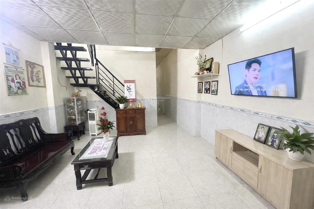 Nhà phố 2 tầng sát hxh nguyễn thị thập, 4m x 19m, hẻm thông, giá 4.68 tỷ