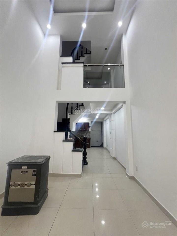 1 phút qua quận 4  5 tầng  3.5m x 12m  không quy hoạch  nhỉnh 4 tỷ