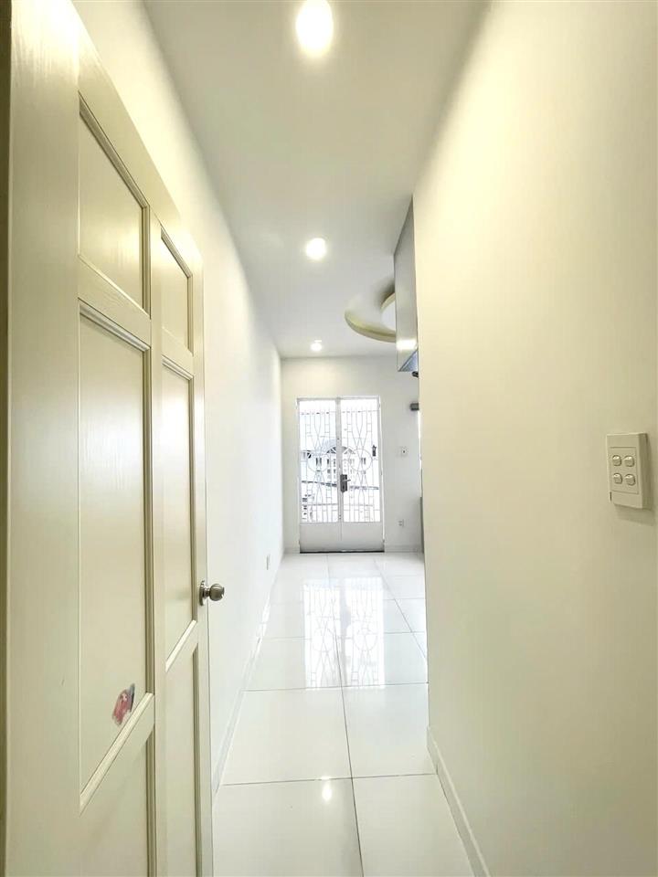 Nhà mới 2 tầng btct hẻm ô tô vườn điều, tân quy, quận 7, 4m x 8m, giá 4,65 tỷ