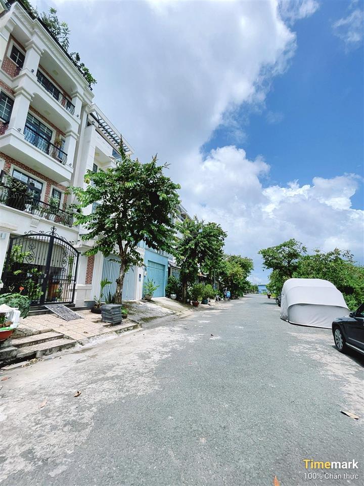 Nhà phố 4 tầng, đường nhựa 16m, khu đồng bộ cao tầng, quận 7, 5m x 18m, giá 9.x tỷ